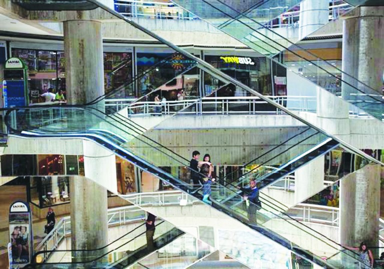 Electricity Rationing Forces Cuts in Hours at Venezuelan Malls