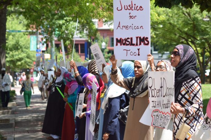 TheMuslimsofAmericacommunitymembersconvergedinChattanooga,TennesseeforthetrialofRobertDoggart,whothreatened violence against them. The landmark proceedings ended with a guilty verdict on all counts, a long-awaited victory for all American Muslims.