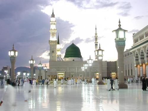 Eid Milad: What Muslims All Over the World do for this Blessed Event?